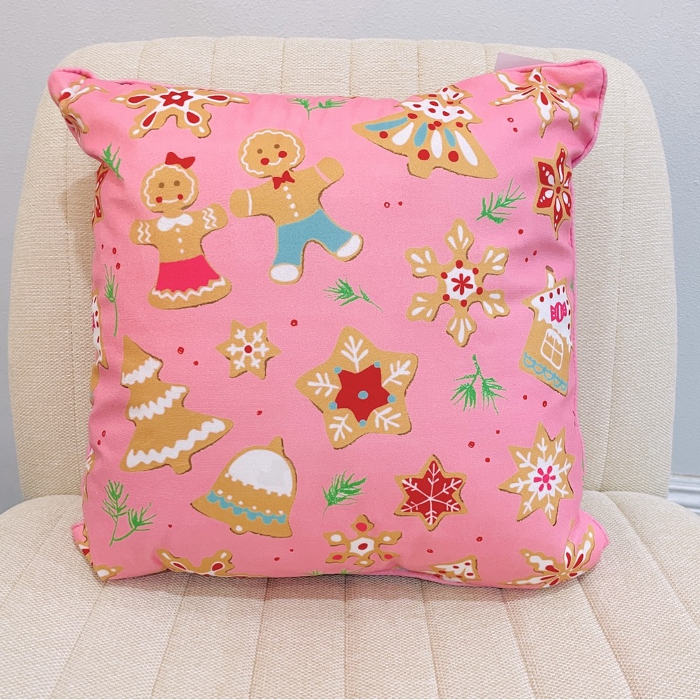 NEW Very Merry Pink Gingerbread Cookie Christmas Holiday Decorative Throw Pillow - Picture 4 of 4